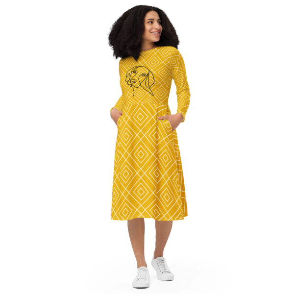 Langärmliges Midikleid mit Allover-Druck Treuer Freund
